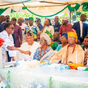 Dignitaries at the commissioning